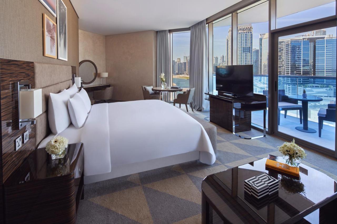 Platinum Suite Studio Balcony Burj Khalifa View